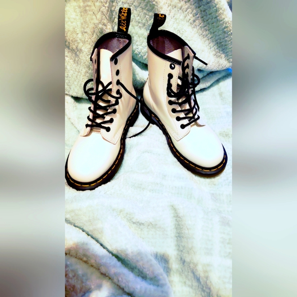 Combat boots